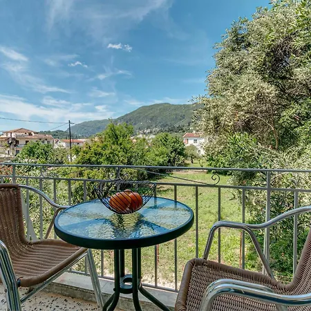 Ionelia Beach Apartment *